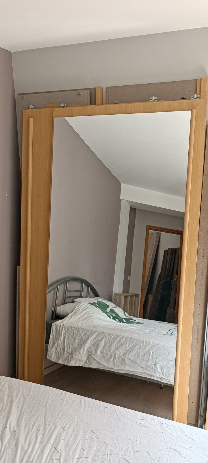 Garde-robe avec 2 portes coulissantes dont une avec miroir, 200 cm ou plus, Avec espace de penderie, Enlèvement, Utilisé