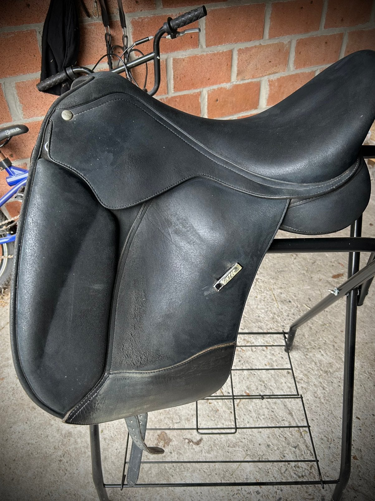 Wintec Pro Dressuur zadel, Dieren en Toebehoren, Ophalen, Kniewrongen, Gebruikt, Dressuur
