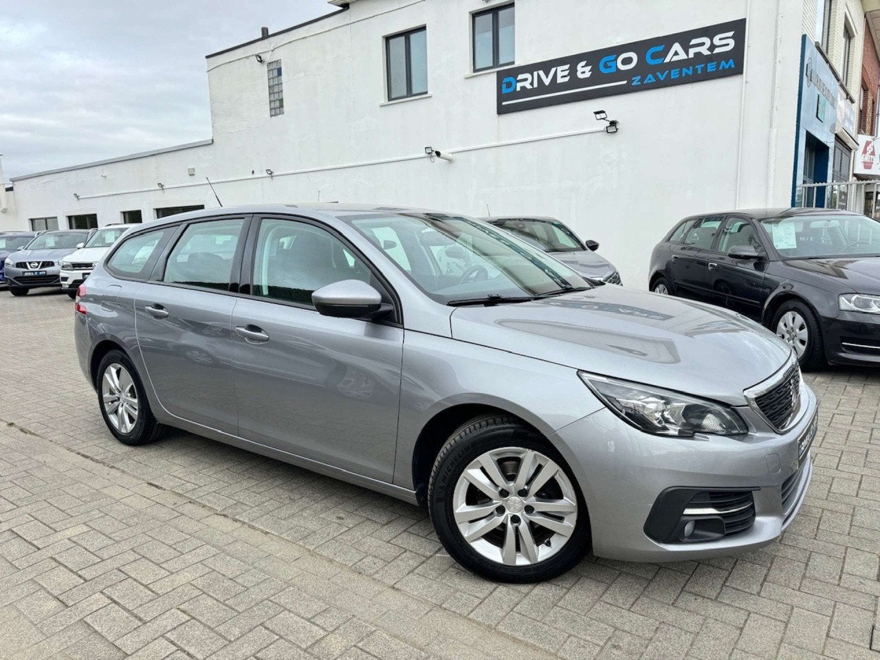 Peugeot 308 SW 1.5 BlueHDi - CarPlay * 1 JAAR GARANTIE * !, Achat, Entreprise, 5 portes, 96 kW