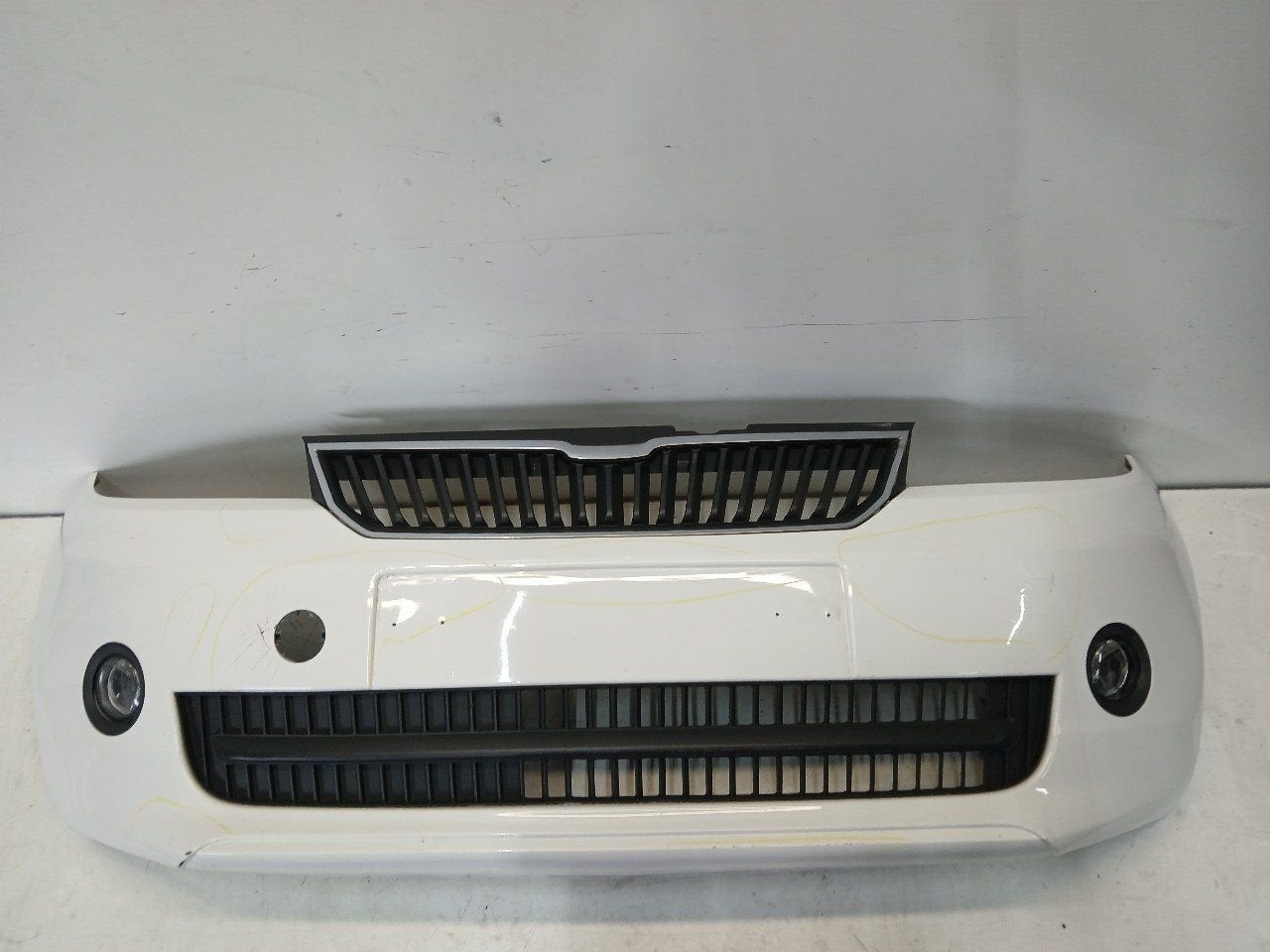 Bumper voor Skoda Citigo, Onderdelen@venauto.nl, Van der Ven Autorecycling B.V., Ettenseweg 76, 4706 PB Roosendaal, The Netherlands