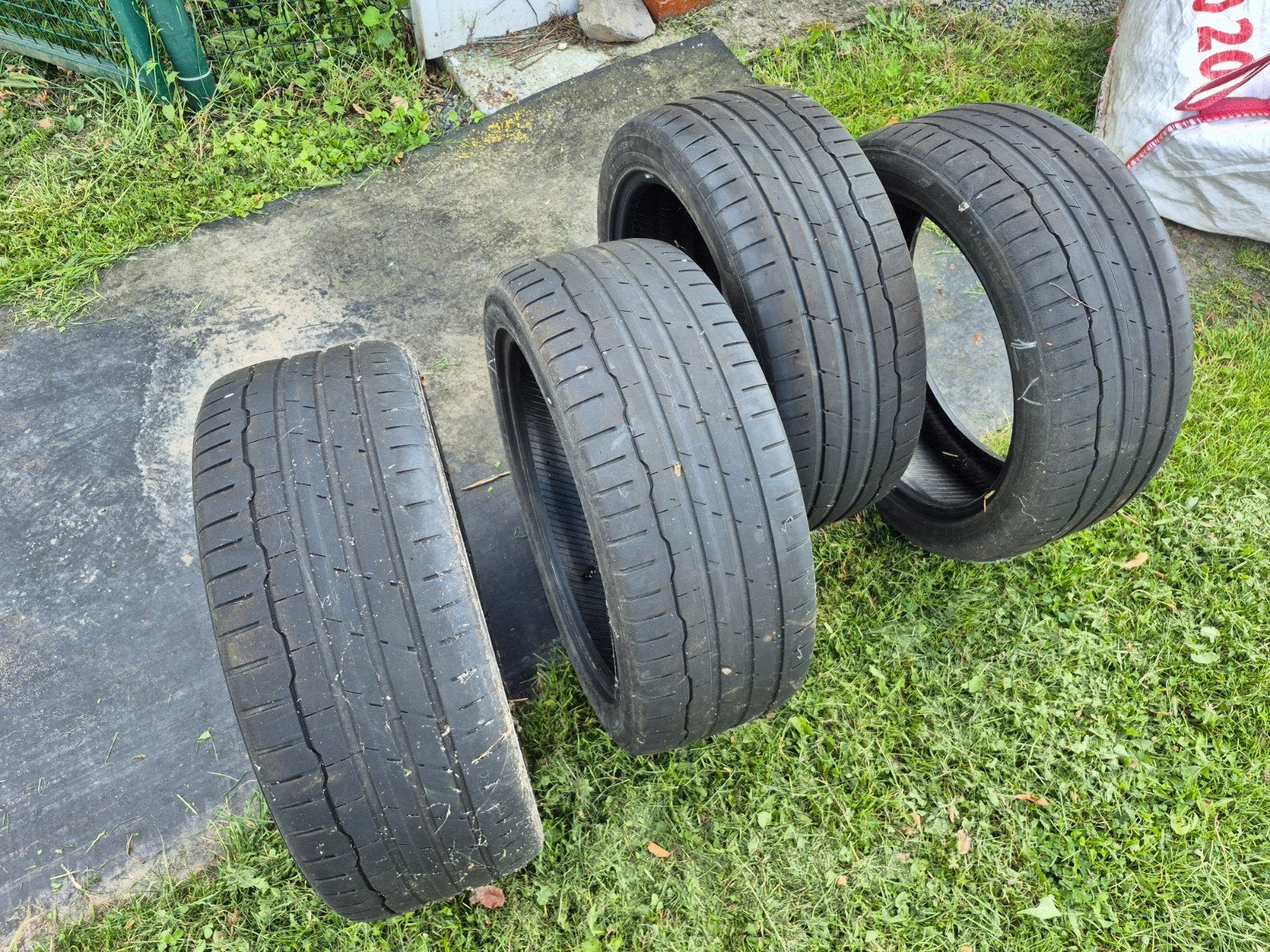 Pneu Hankook 235 45r19