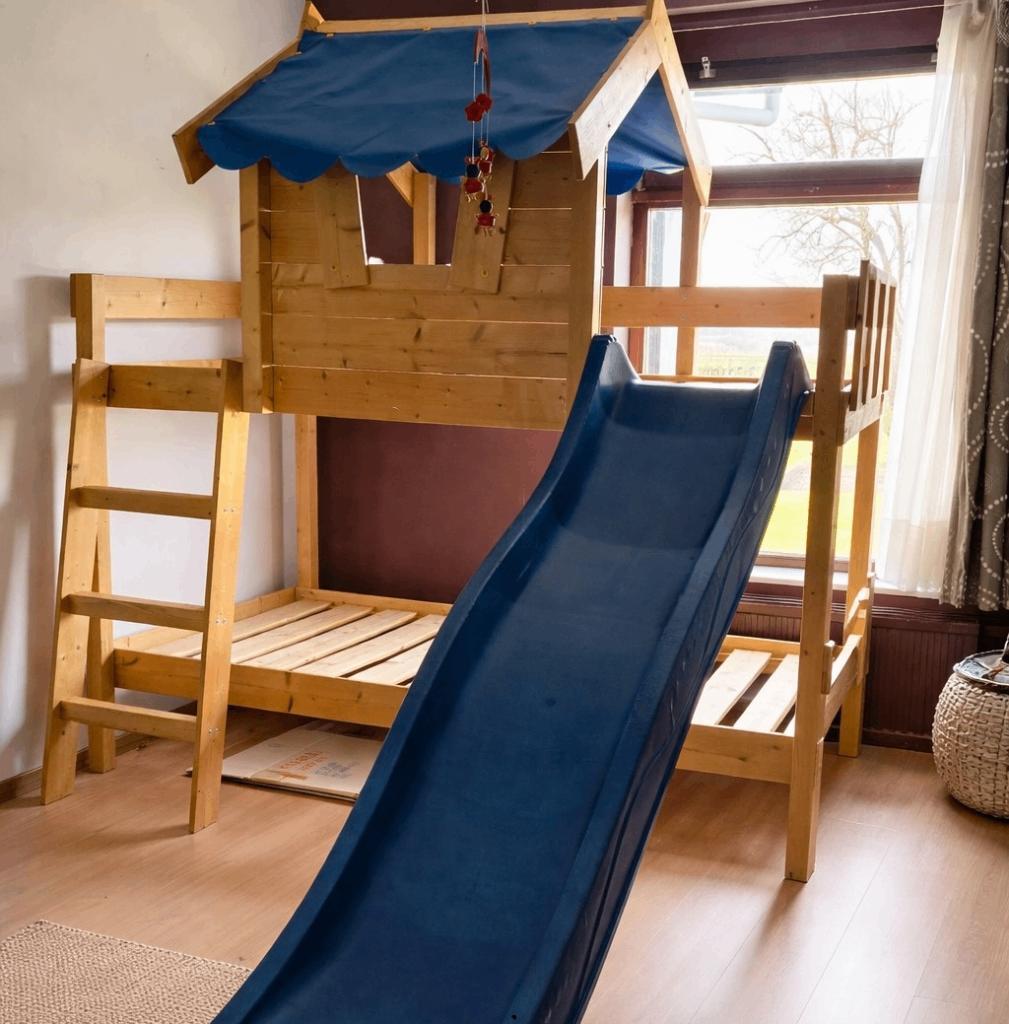 Wickey stapelbed met glijbaan en huisje, Kinderen en Baby's, Kinderkamer | Stapelbedden en Hoogslapers, Gebruikt, Stapelbed, Ophalen