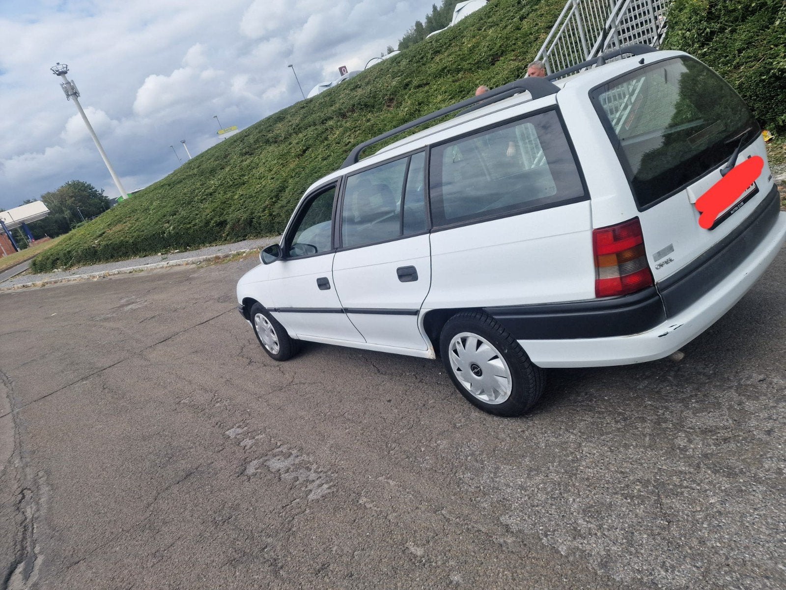 opel astra breck 1.4i 90000km prête a  immatriculée ancêtres, Autos, Achat, 129 g/km, Boîte manuelle, Noir