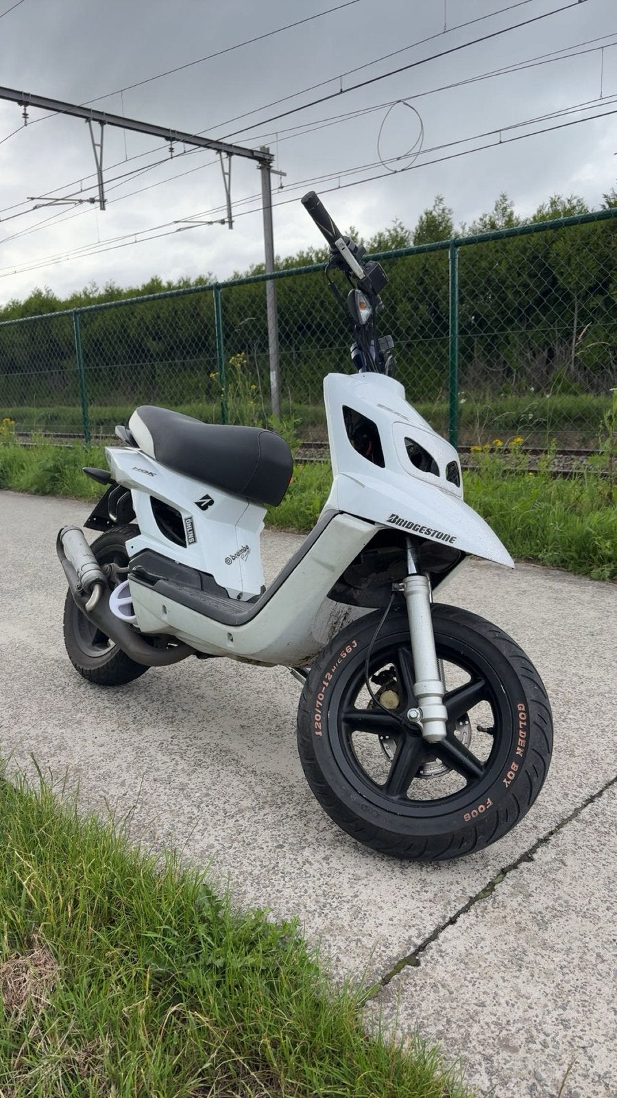 Booster a klasse 70cc, Vélos & Vélomoteurs, Scooters | Yamaha, Comme neuf, Enlèvement
