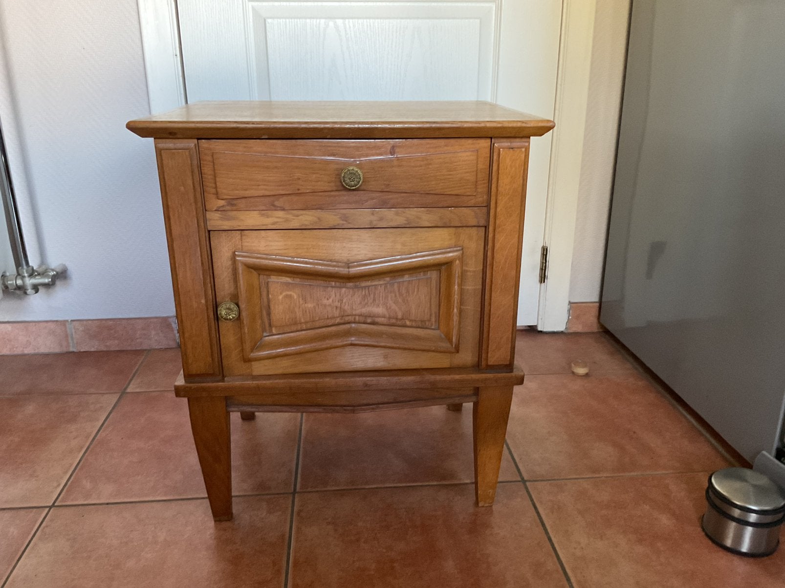 Deux tables de nuits, Maison & Meubles, Enlèvement, Utilisé, Bois, 45 à 65 cm