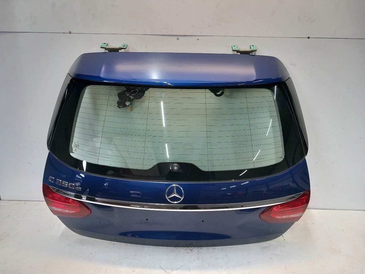 Achterklep Mercedes-Benz C-Klasse, Onderdelen@venauto.nl, Van der Ven Autorecycling B.V., Arrière, Ettenseweg 76, 4706 PB Roosendaal, The Netherlands