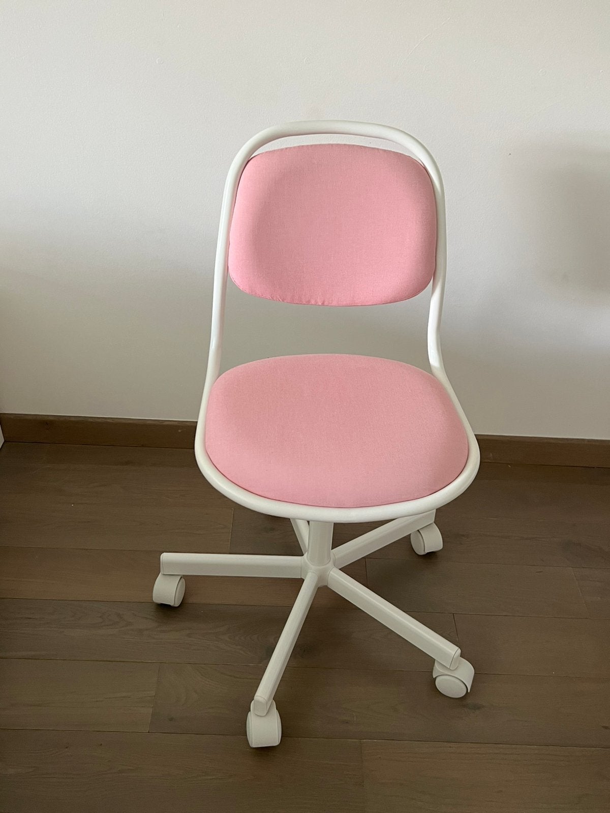 Roze bureaustoel op wielen – verstelbaar, Ophalen, Zo goed als nieuw, Roze, Bureaustoel