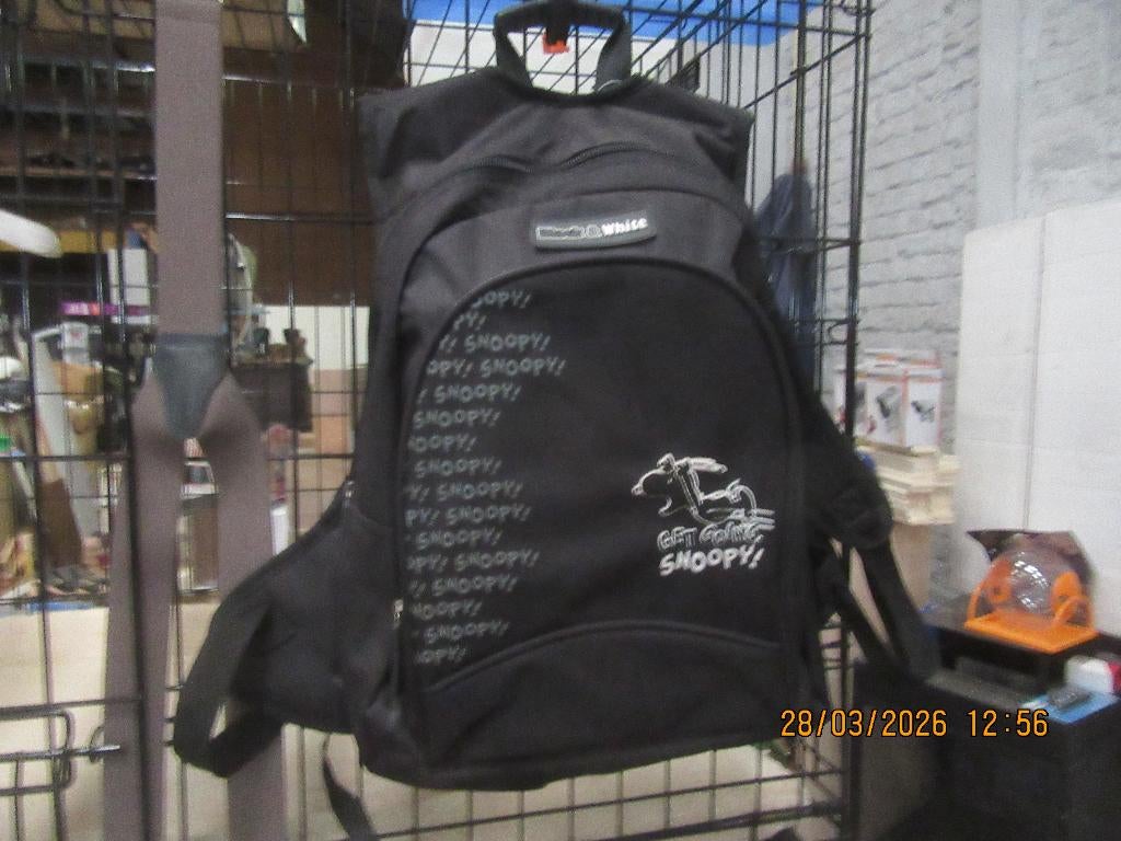 sac a dos enfants noir/ snoopy, Neuf, Autres marques, 25 à 40 cm, Enlèvement ou Envoi