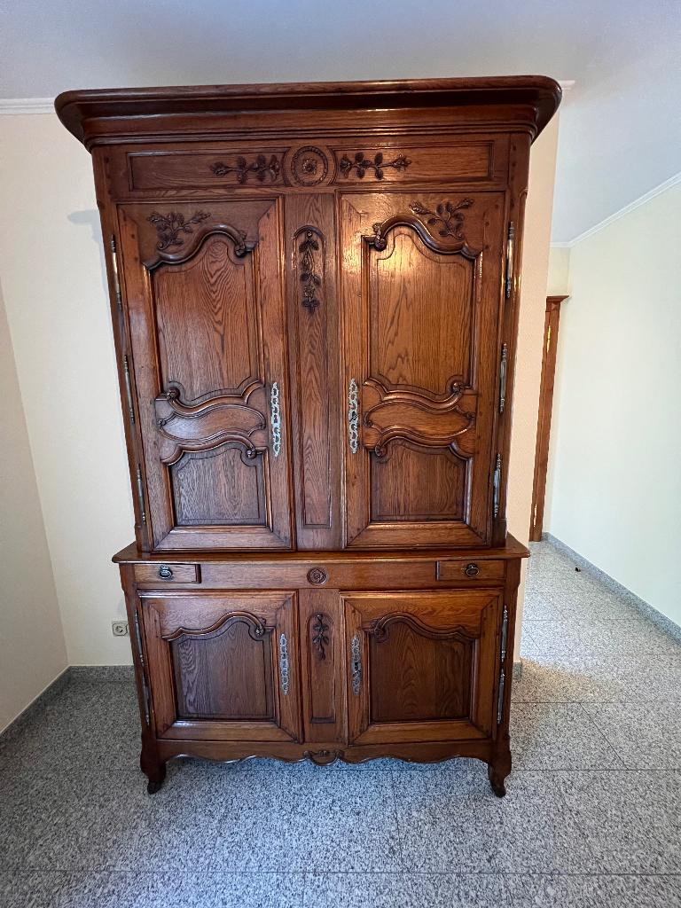 Buffet deux corps style Louis XV, Enlèvement