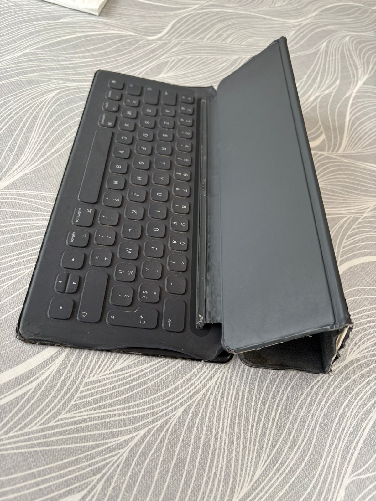 cherche Clavier ipad pro 13 pouces de 2015, Enlèvement ou Envoi, Comme neuf
