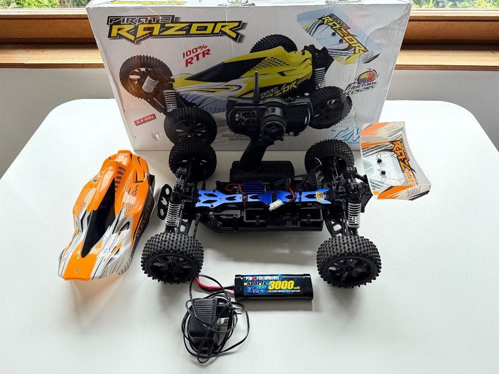 Voiture télécommandée Pirate Razor T2M, Échelle 1:10, Enlèvement ou Envoi, Voiture off road, Utilisé