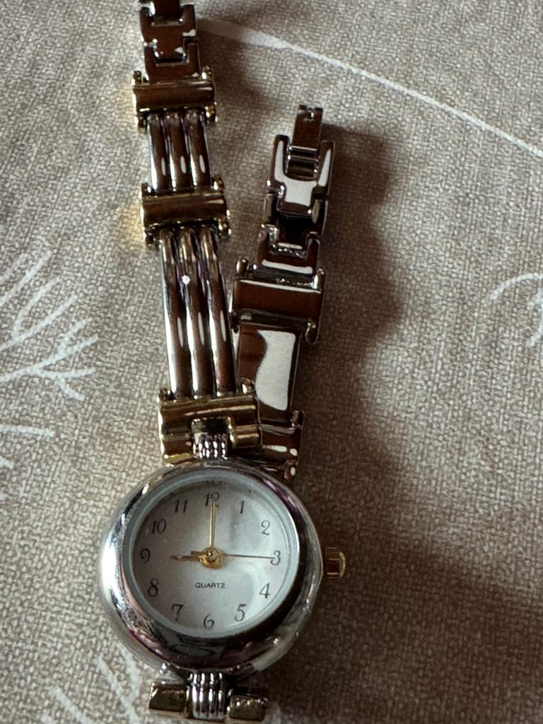 Dames polshorloge, Handtassen en Accessoires, Horloges | Dames, Ophalen, Zo goed als nieuw, Overige materialen, Polshorloge