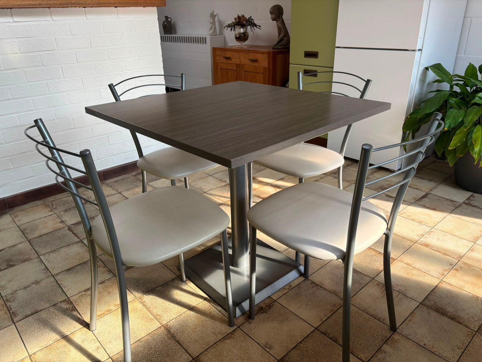 Vierkante tafel + stoelen, Huis en Inrichting, Tafels | Eettafels, Ophalen, Zo goed als nieuw