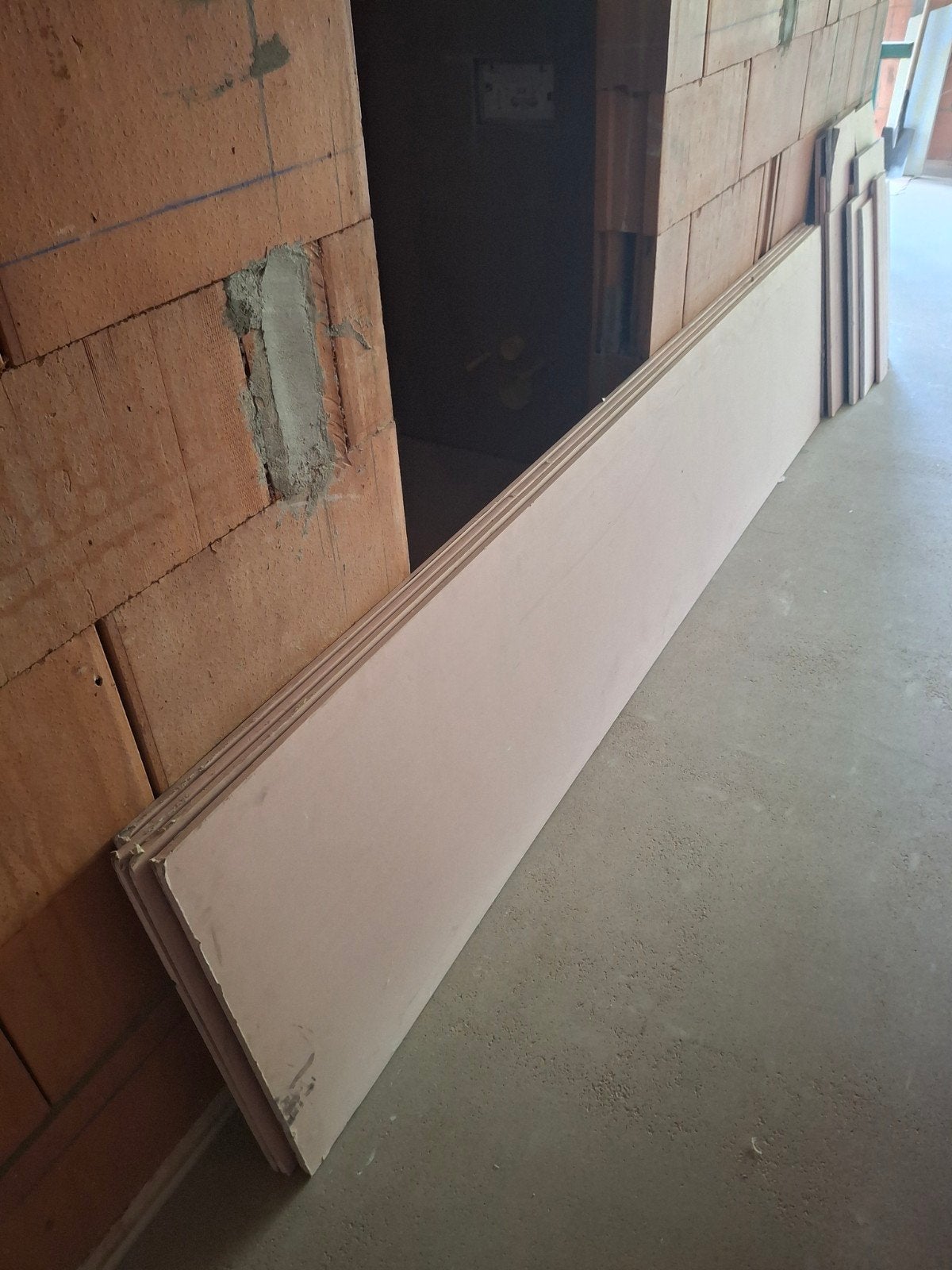 4 plaques de plâtre résistantes au feu Gyproc RF 2,6 m x 0,6, Enlèvement