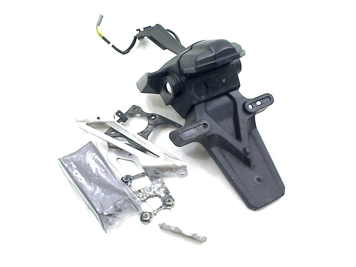 KENTEKENPLAAT HOUDER Yamaha YZF - R7 (01-1970/-), Yamaha Motor Europe N.V., Gebruikt, Customersupport@yamaha-motor.co.uk, Koolhovenlaan 101
1119 NC  Schiphol-Rijk, NL