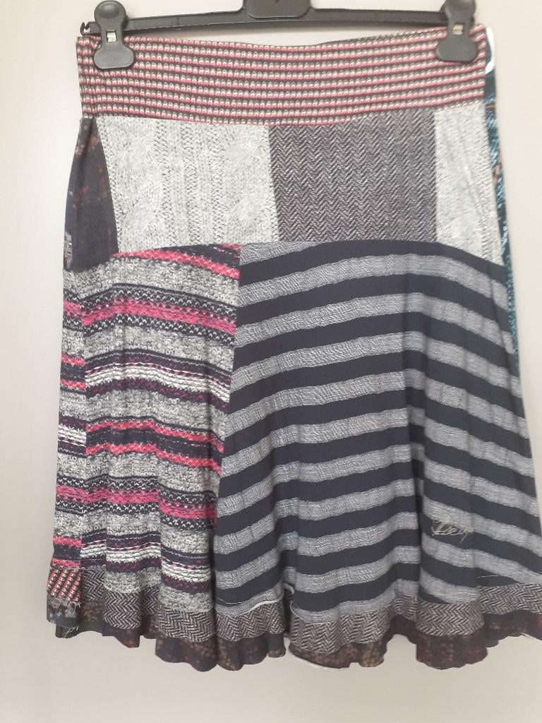 Jupe Desigual, unique, intacte, Enlèvement ou Envoi, Comme neuf, Taille 38/40 (M)