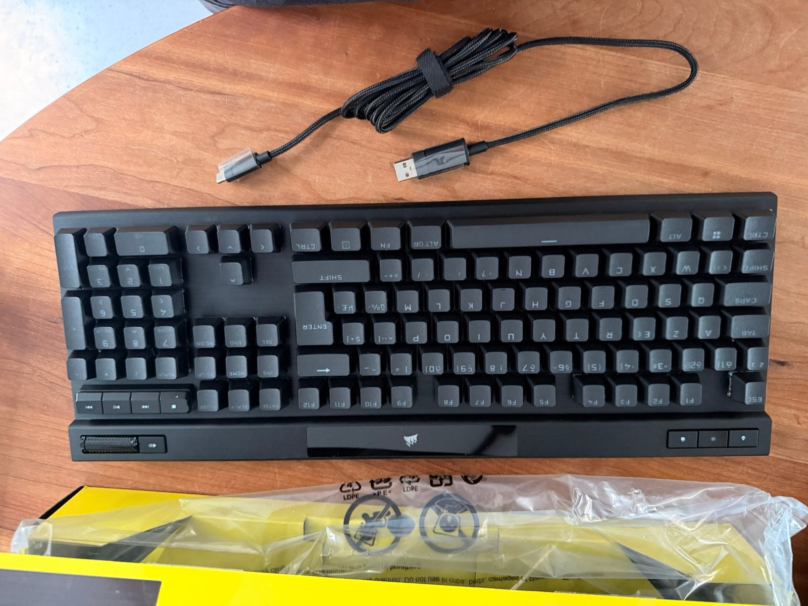 orsair K70 RGB PRO Mechanical Gaming Keyboard — Cherry MX, Ophalen of Verzenden, Qwerty, Nieuw, Gaming toetsenbord
