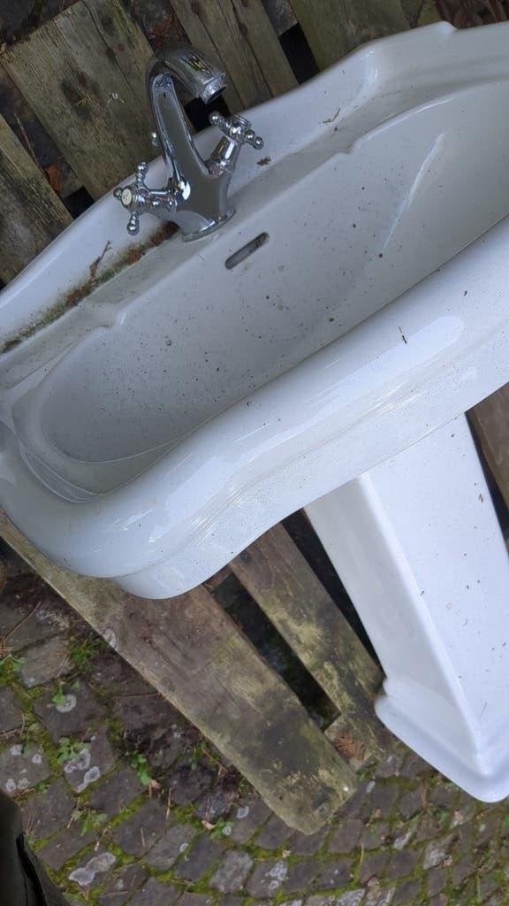 joli lavabo ancien avec 3 robinets à vendre, Maison & Meubles, 25 à 50 cm, Moins de 100 cm, Enlèvement, Utilisé