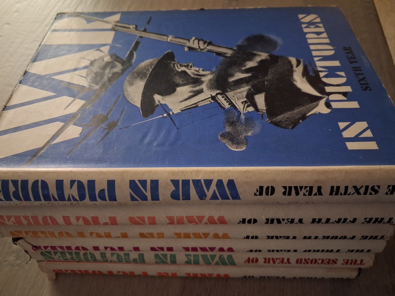 War in pictures ww2(6 delen) 1946, Verzenden