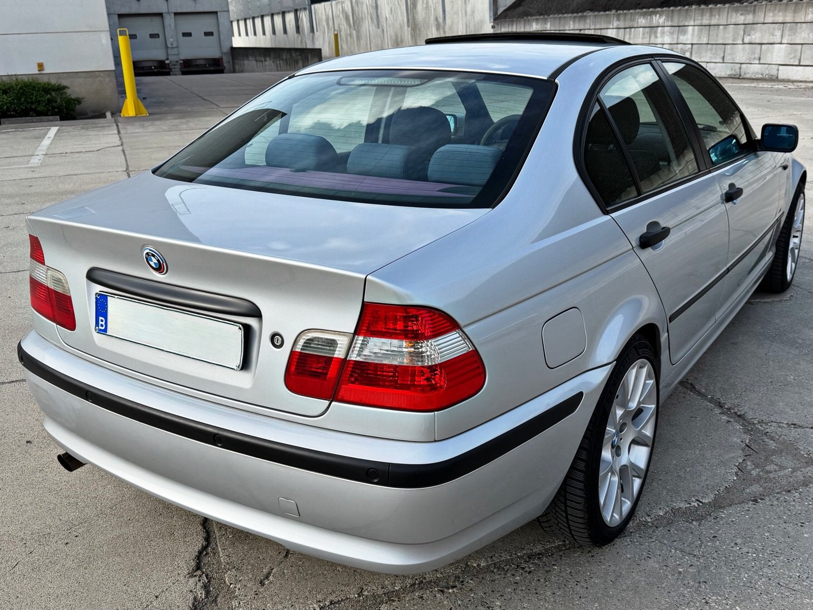 BMW 318I Automaat - 122.000km - 2005 - Airco - Gekeurd Vvk, Autos, Argent ou Gris, Achat, 4 portes, Entreprise