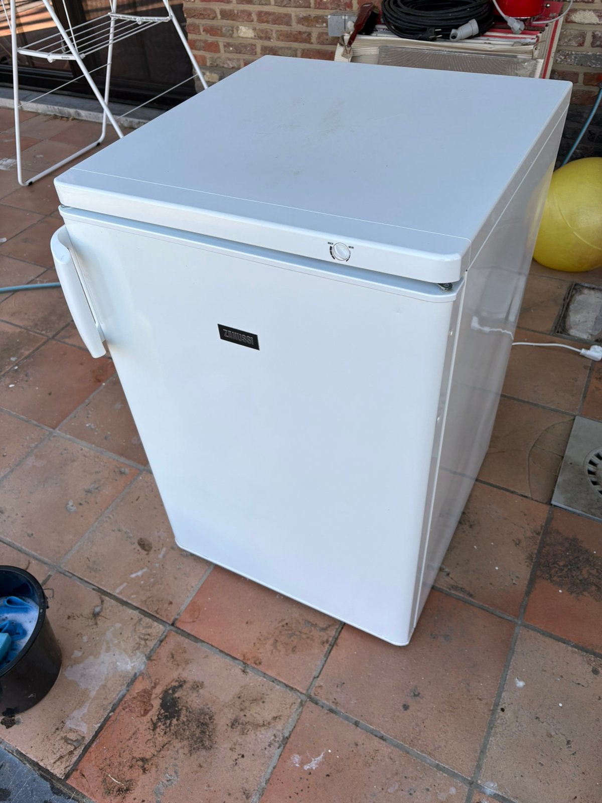 Kastdiepvries, Elektronische apparatuur, Vriezers en Diepvrieskisten, Ophalen, Zo goed als nieuw