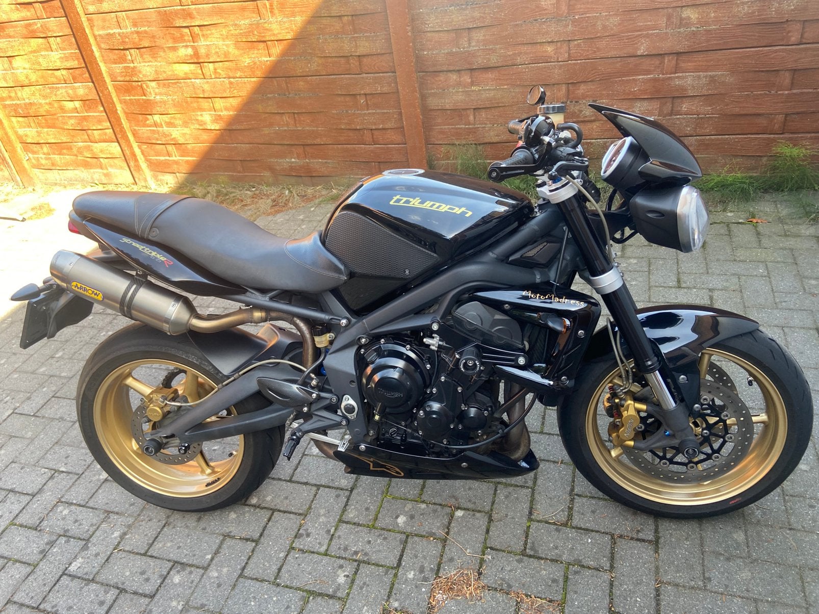 Triumph street triple 675 R, 675 cc, Sportuitlaat, Motorrijbewijs A, 3 cilinders