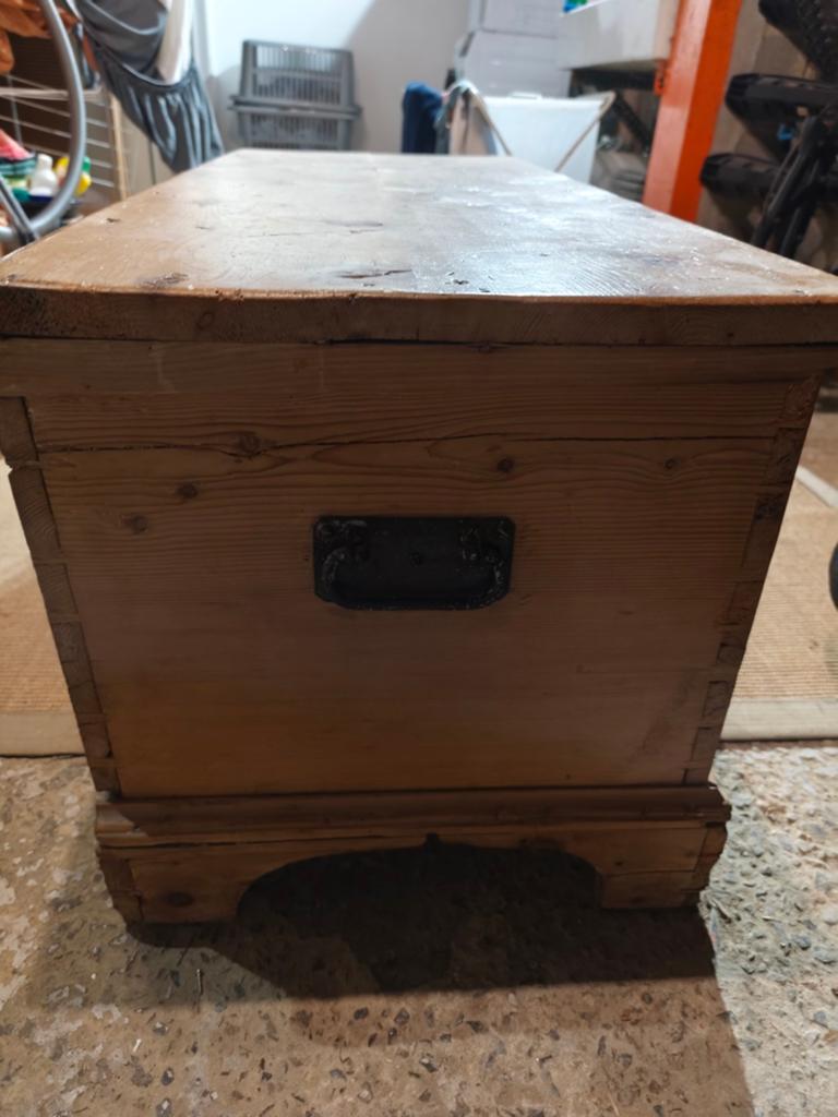 Coffre en bois, Enlèvement