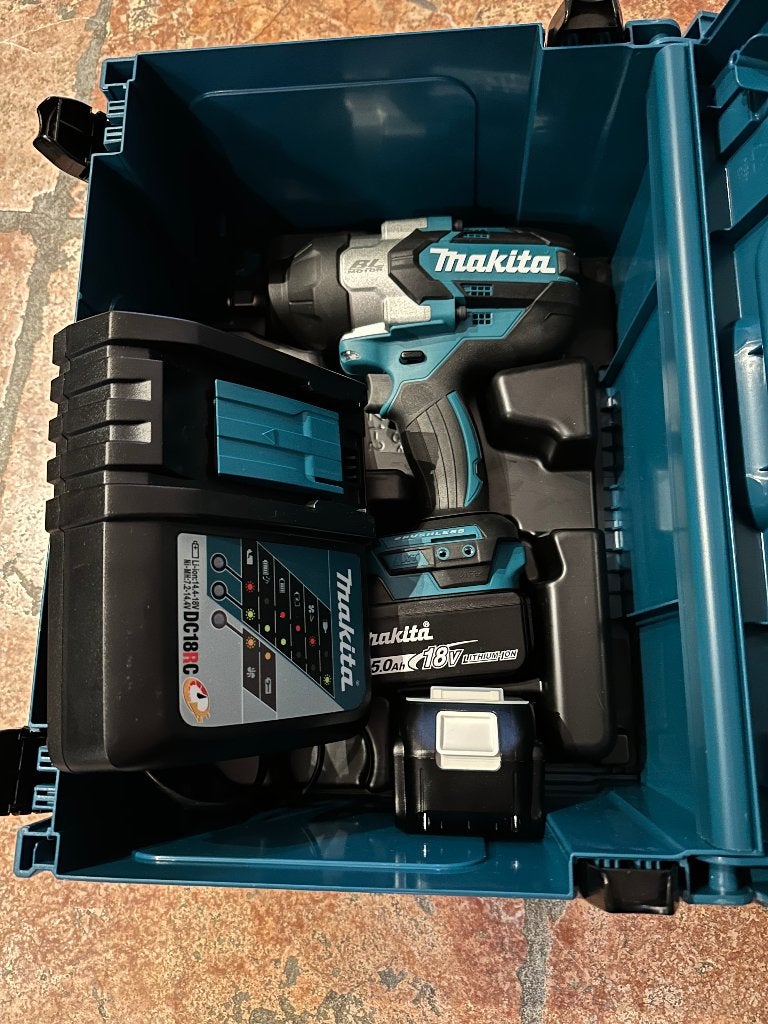Makita, Ophalen, 600 watt of meer, Nieuw, Boor- en Schroefmachine
