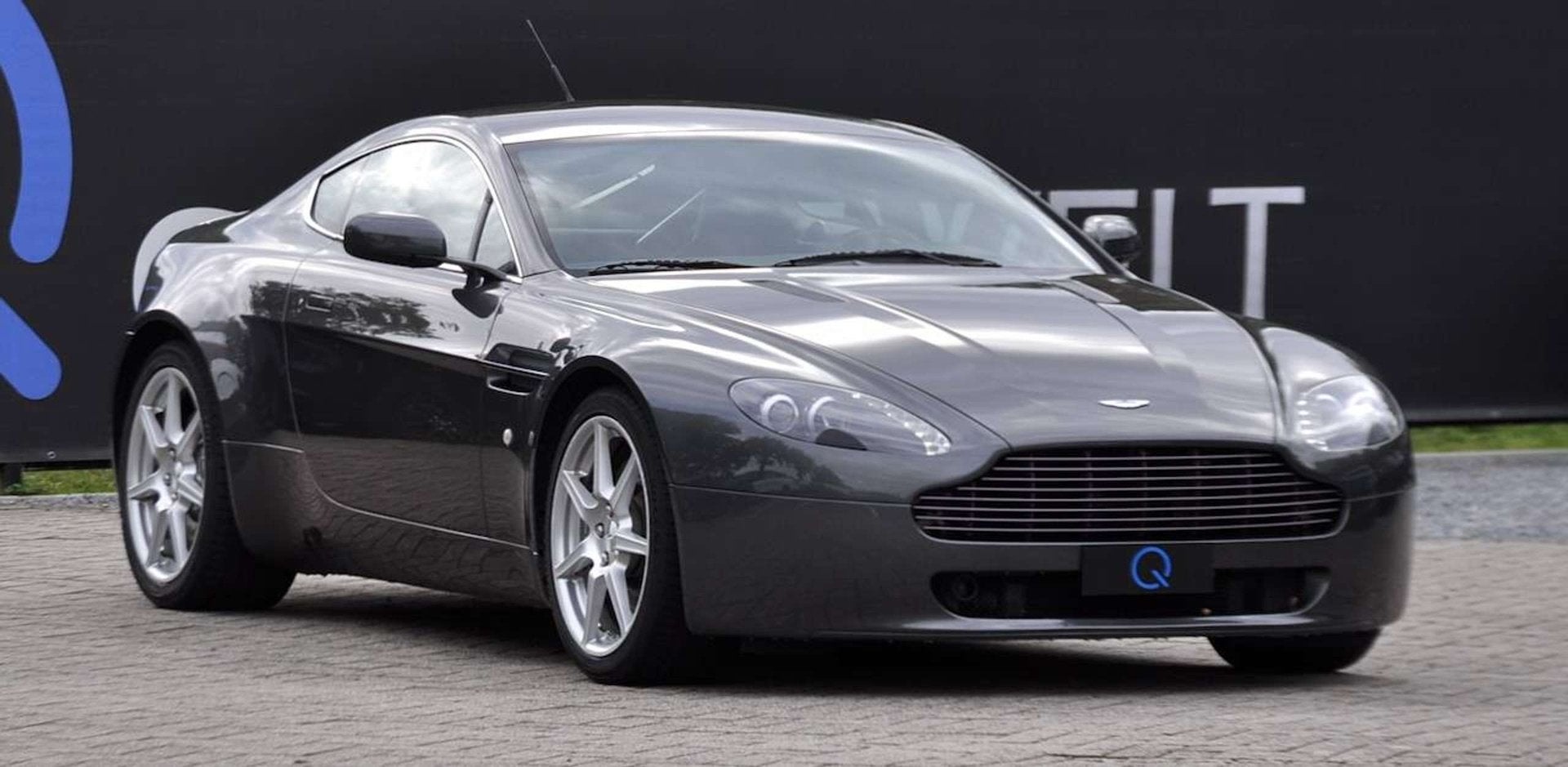Aston Martin V8 Vantage 4.3i COMPLETE HISTORY, Autos, Argent ou Gris, Achat, Entreprise, Boîte manuelle