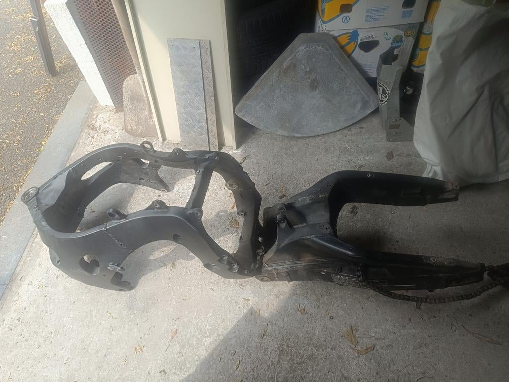 Honden Fireblade 1000 rr frame en achterbrug, Motoren, Ophalen of Verzenden