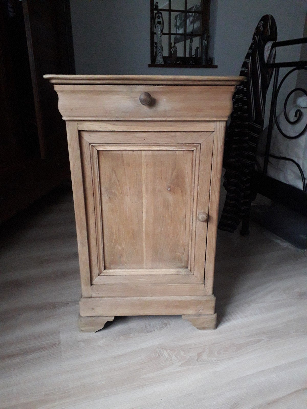 deux tables de nuit LOUIS PHILIPPE, Enlèvement ou Envoi