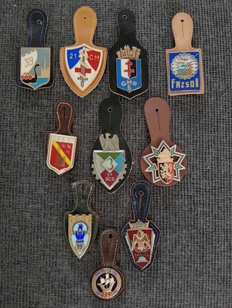 10 insignes de l'Armée Françaises, Collections, Enlèvement ou Envoi, Armée de terre, Emblème ou Badge