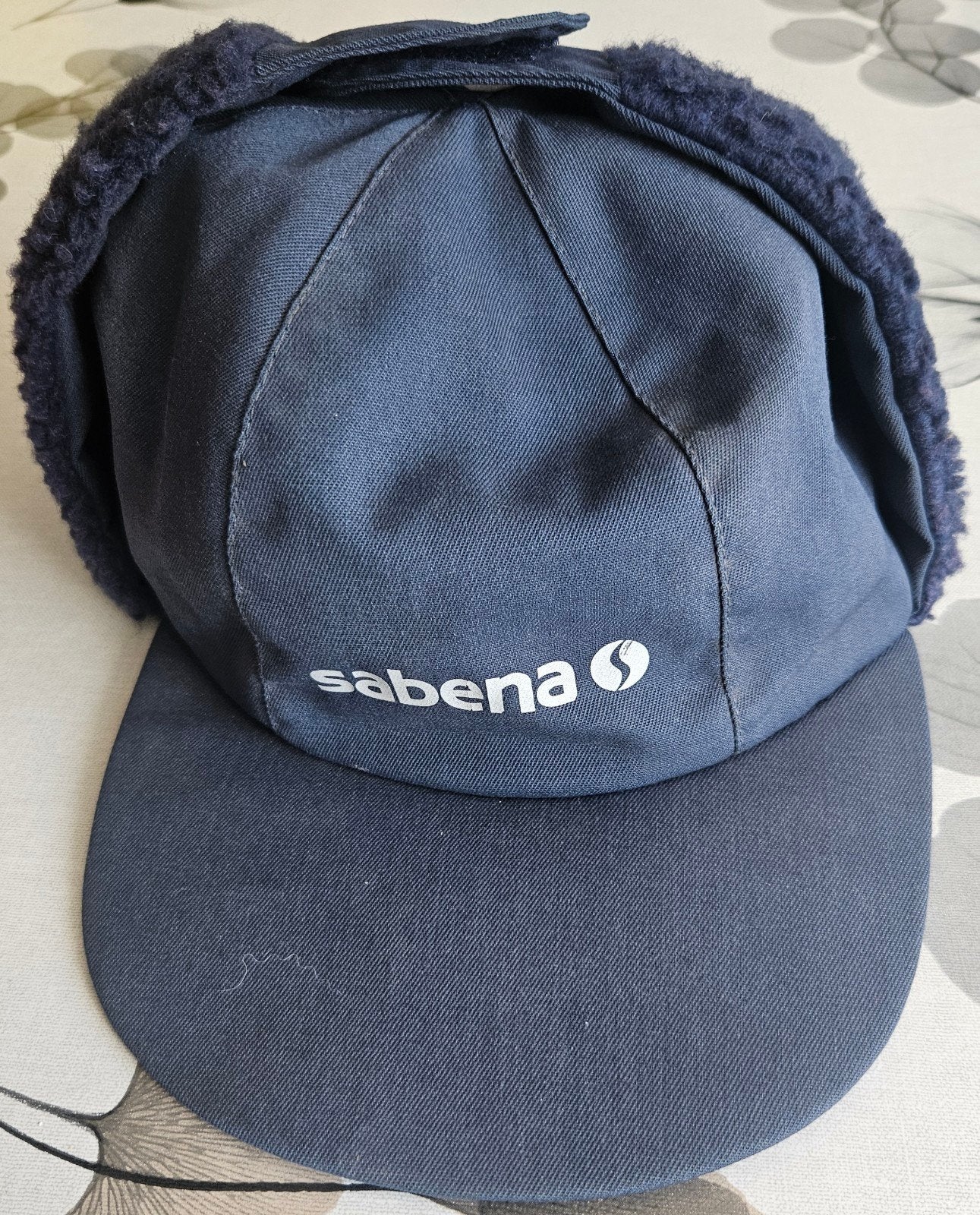 Bonnet d'hiver Sabena avec oreillettes
C'est une origine, Collections, Enlèvement ou Envoi