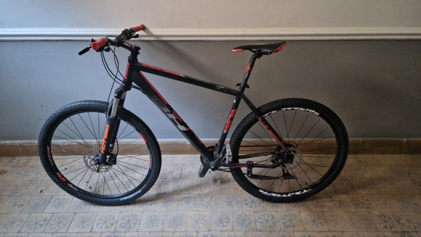 VTT BH Spike XL – Noir et rouge – 130€, Vélos & Vélomoteurs, Enlèvement