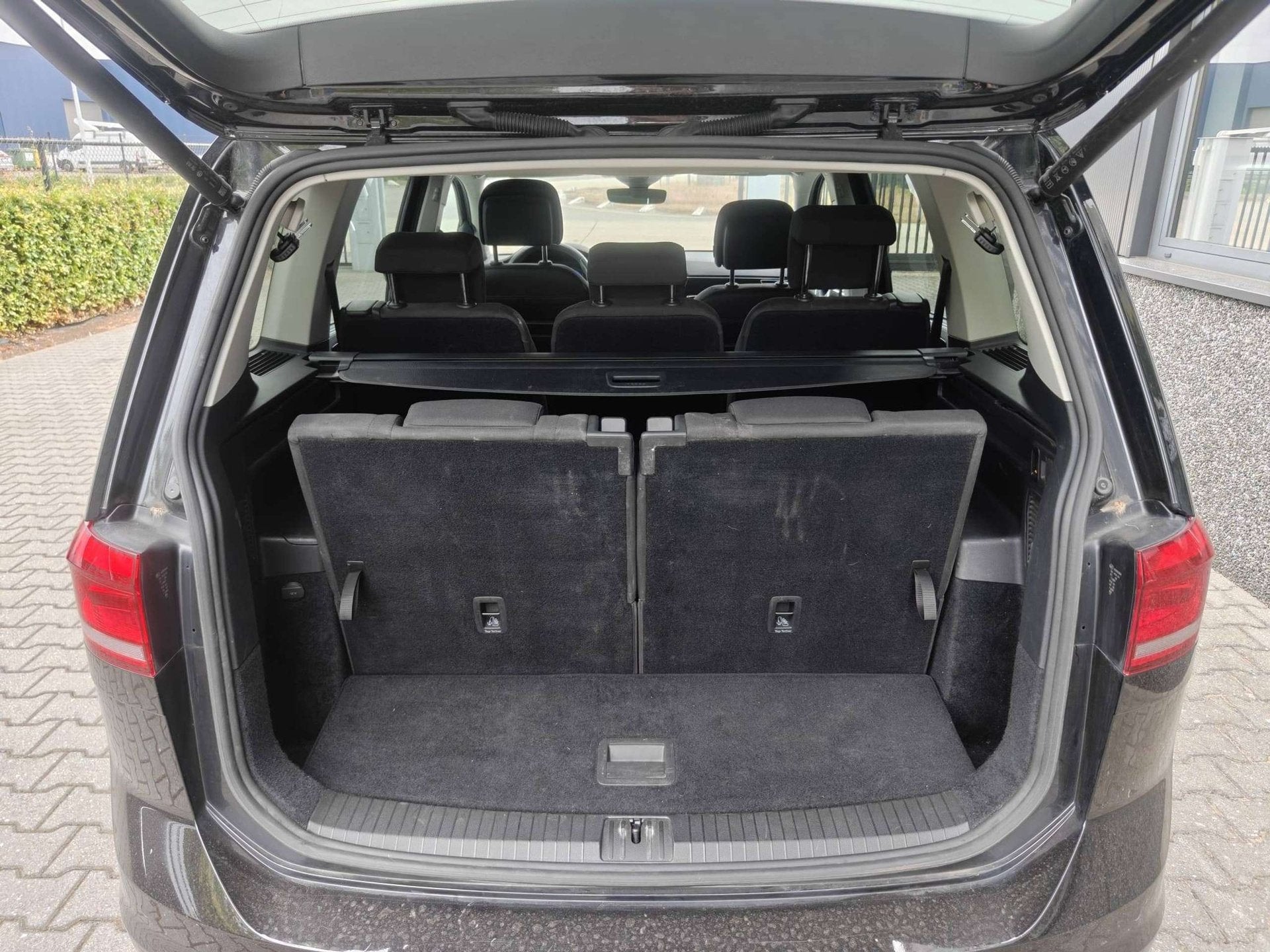 Volkswagen Touran 1.5 TSI Business 7-Zit/CAM/Trekhaak/Virtua, Auto's, Automaat, Dealer onderhouden, Stof, 4 cilinders