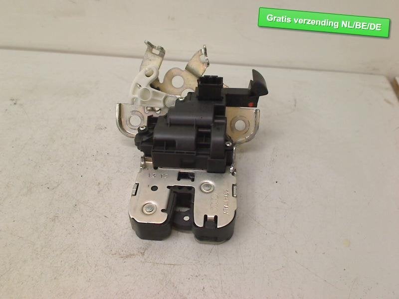 SERRURE COFFRE Audi A4 Avant (B8) (8R0827505), Autos : Pièces & Accessoires, Carrosserie & Tôlerie, Haillon arrière, Audi, Utilisé