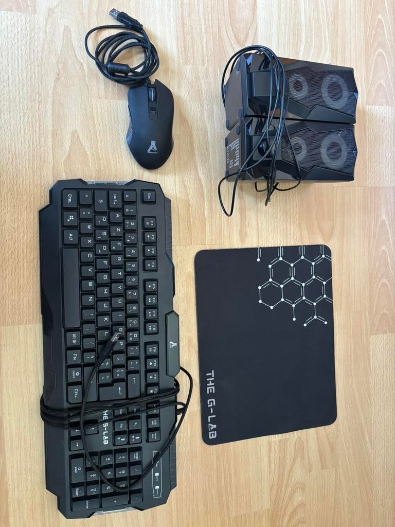 Clavier, souris et tapis de souris gaming, Informatique & Logiciels, Claviers, Enlèvement ou Envoi, Comme neuf