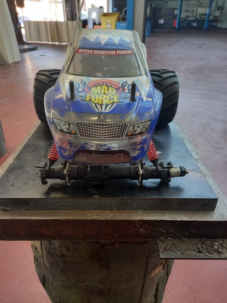 Kyosho mad force, Hobby & Loisirs créatifs, Modélisme | Radiocommandé & Téléguidé | Voitures, Autres échelles, Voiture off road