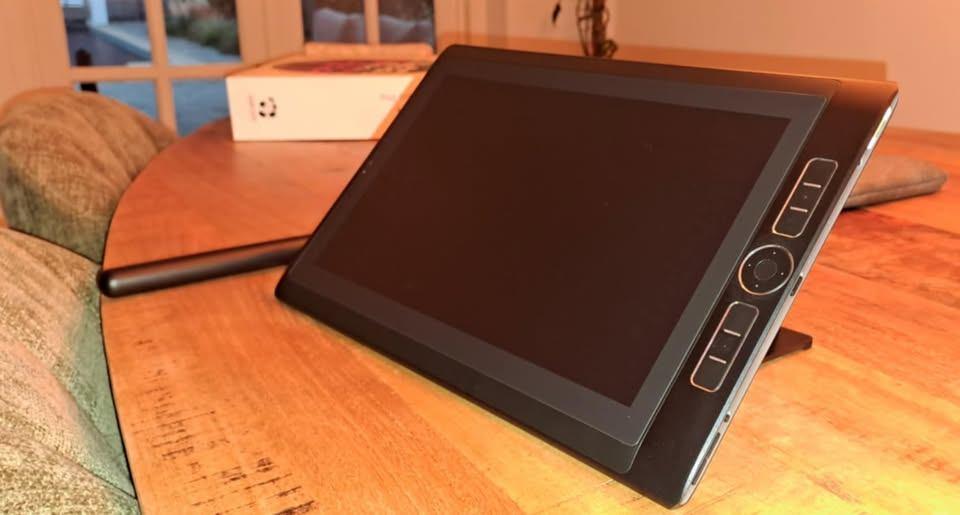 Wacom mobilestudio pro 13 - 512Gb - Nieuwstaat + accessoires, Computers en Software, Tekentablets, Ophalen, Multi-touch, Zo goed als nieuw