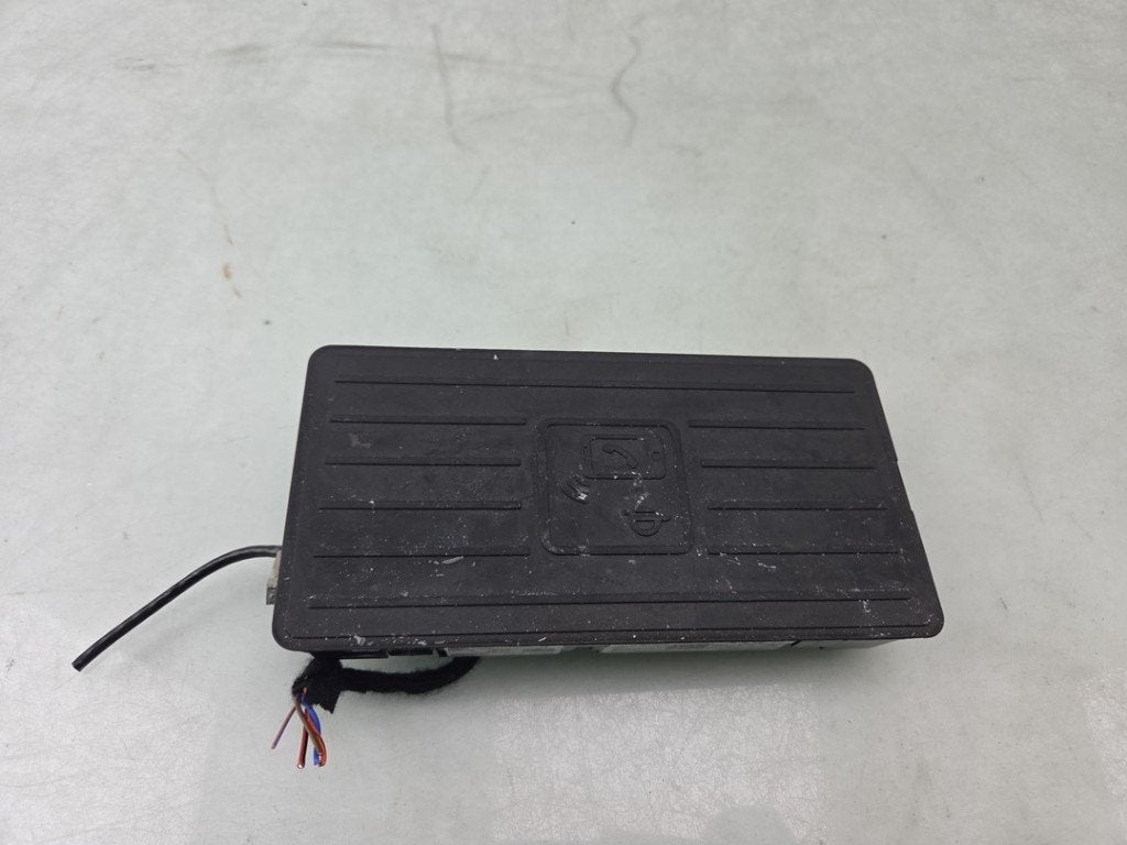 CHARGEUR DE TELEPHONE A INDUCTION (|4N0035502B|), Audi AG, Utilisé, Info@audi.de, Auto-Union-Straße  1,
85057  Ingolstadt, DE