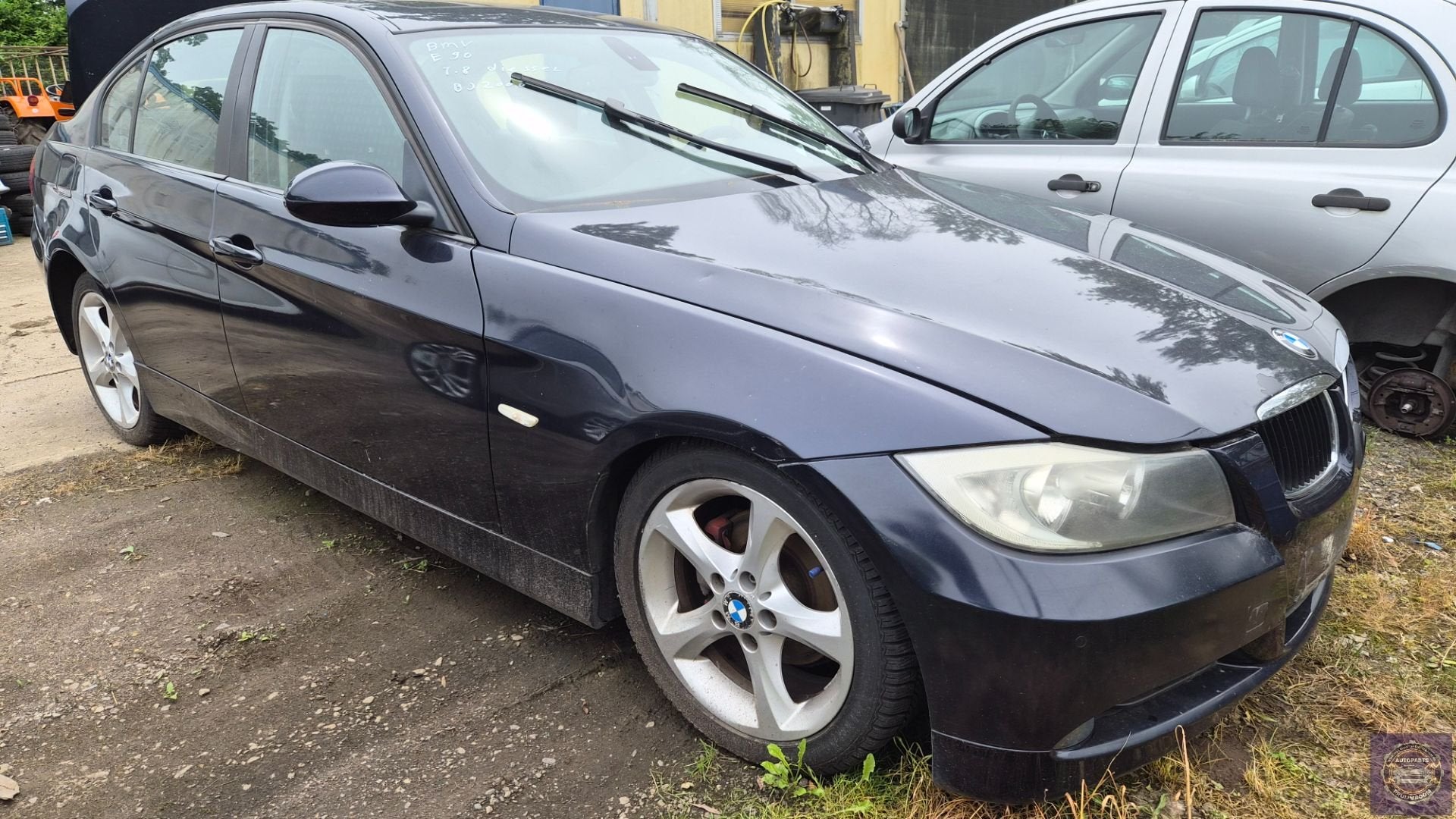 Pi ces d tach es pour BMW S rie 3 (E90) 318d 2006, Autos : Pièces & Accessoires, Petuelring 130
80788  Munich, DE, Info@bmw.de