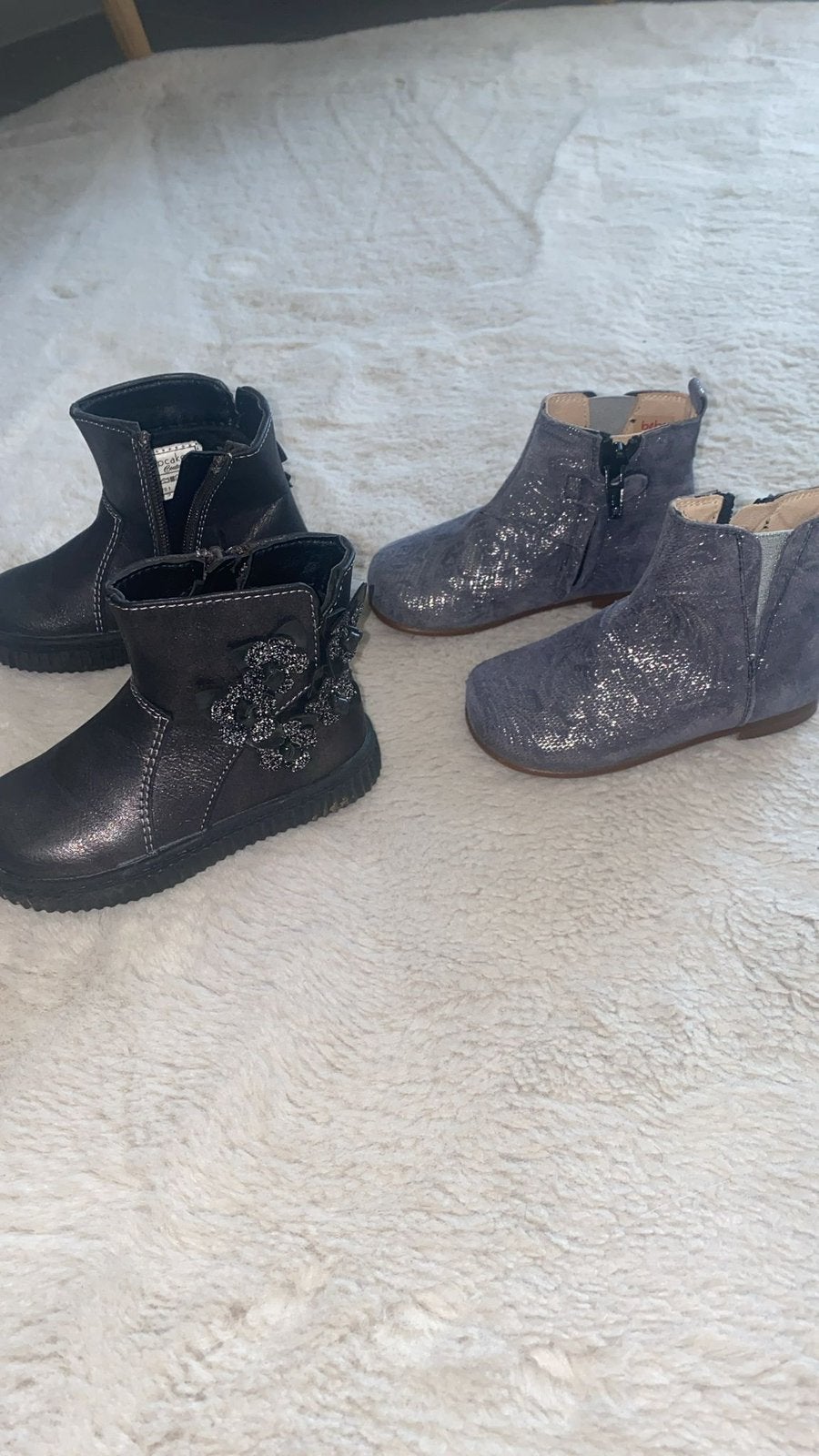 2 laarsjes maat 22, Enfants & Bébés, Vêtements enfant | Chaussures & Chaussettes, Enlèvement, Comme neuf, Bottes