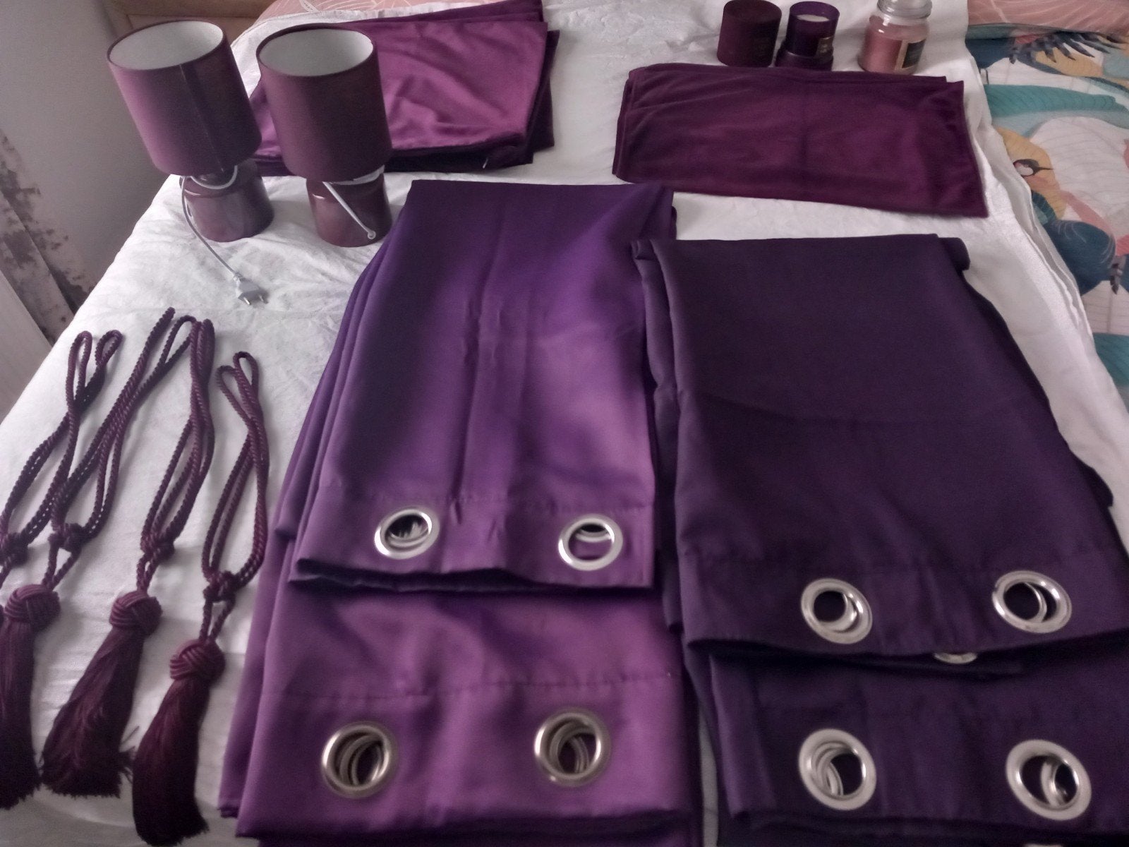 rideaux + différents accessoires de couleur aubergine, Maison & Meubles, Autres marques, Velours, Comme neuf, Enlèvement