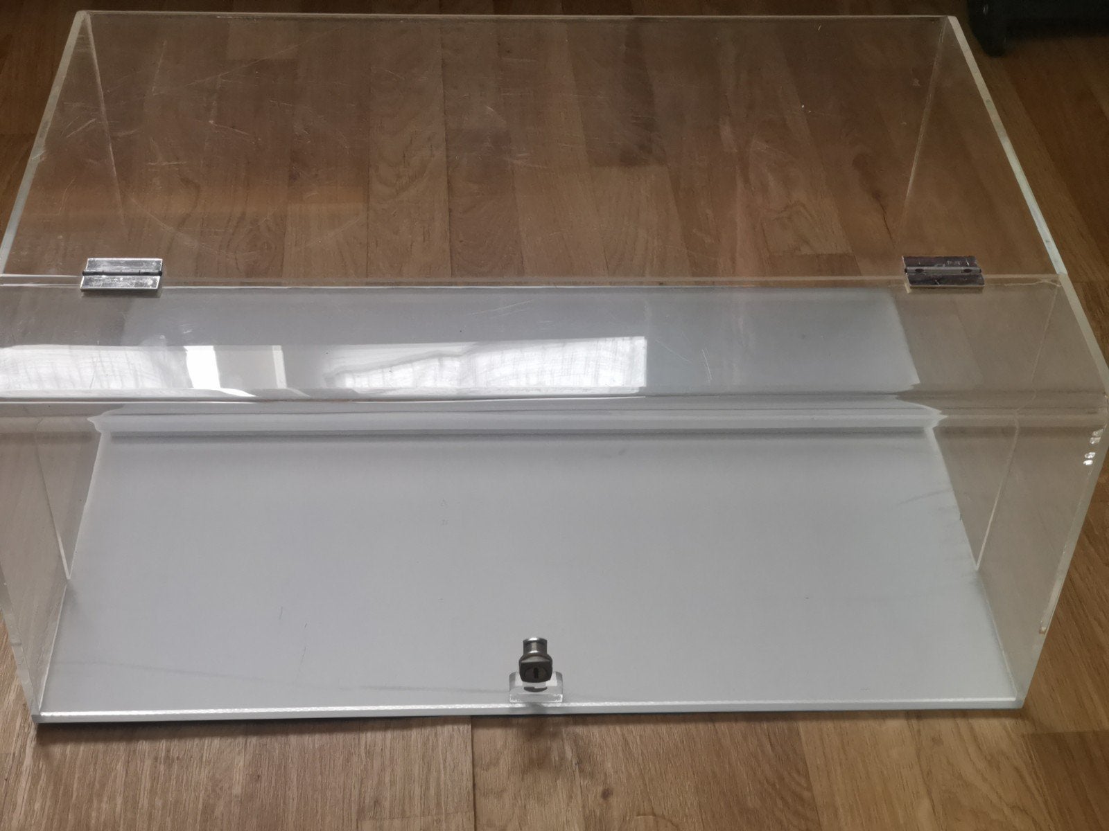 vitrine, Enlèvement