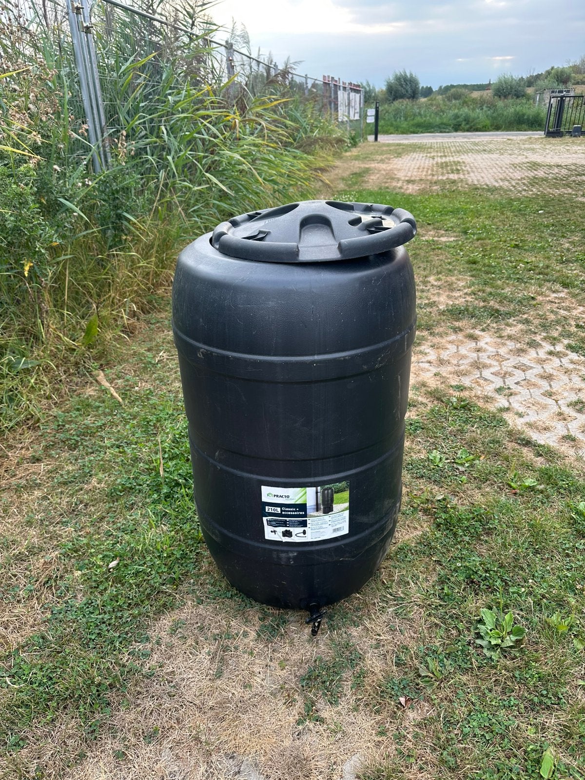 Baril de pluie, Neuf, 150 litres ou plus, Synthétique, Enlèvement