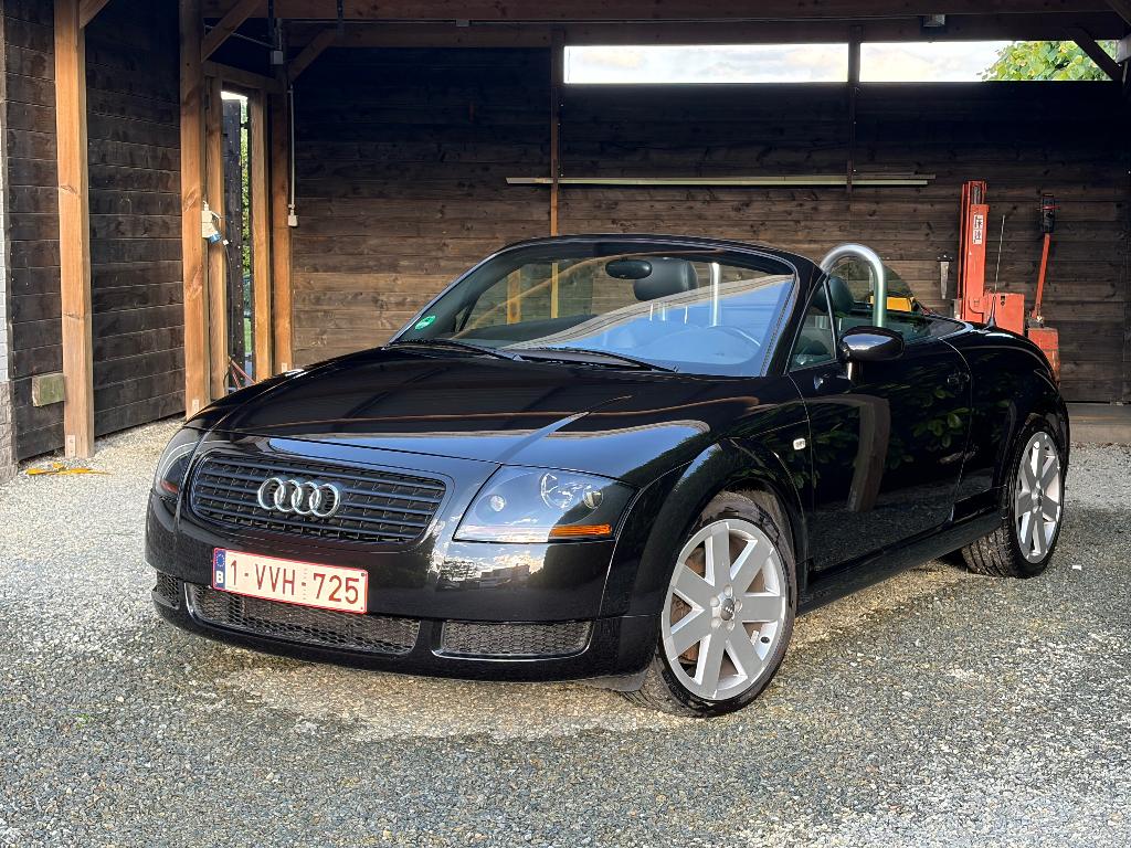 Audi TT Roadster 1.8 150pk 5v, Voorwielaandrijving, TT, Cabriolet, Leder en Stof