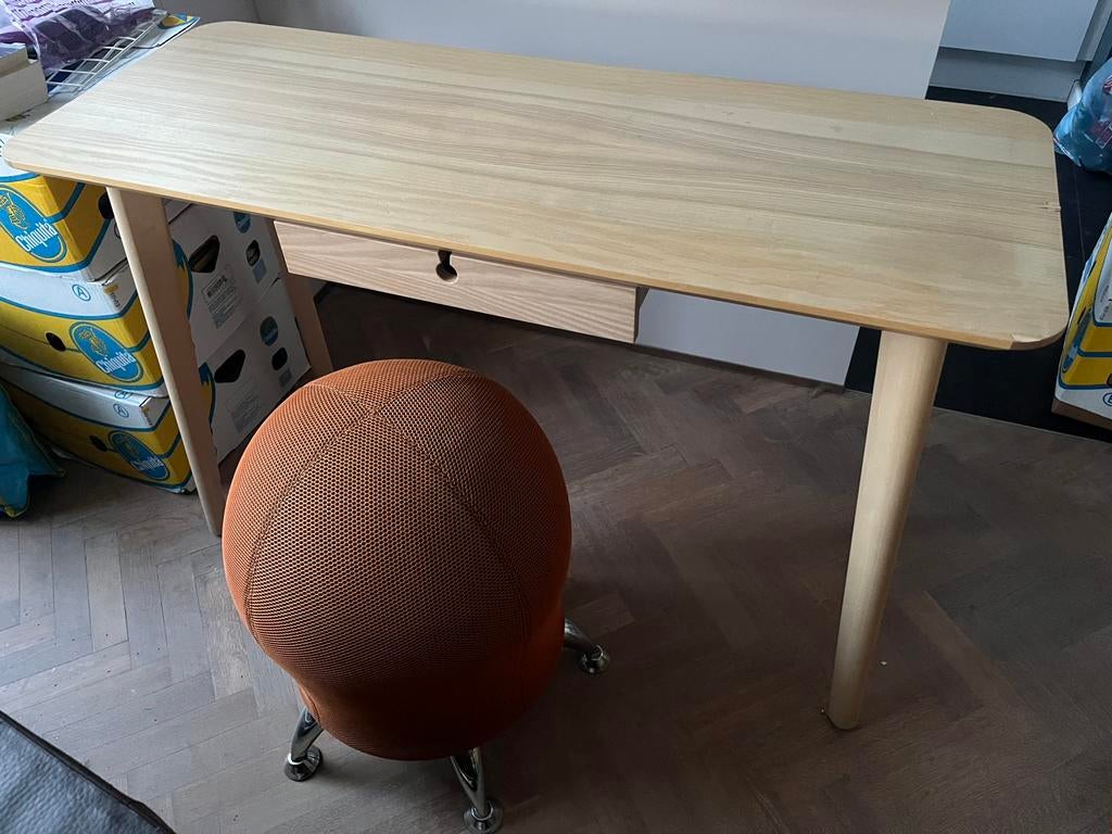 Bureu ikea bois clair Lisabo, Enlèvement, Utilisé