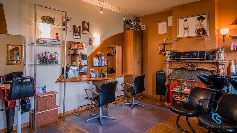 Kapsalon, kaptafels, 2 kapstoelen met pomp en 2 wastafels, Ophalen, Gebruikt, 150 tot 200 cm, 150 tot 200 cm