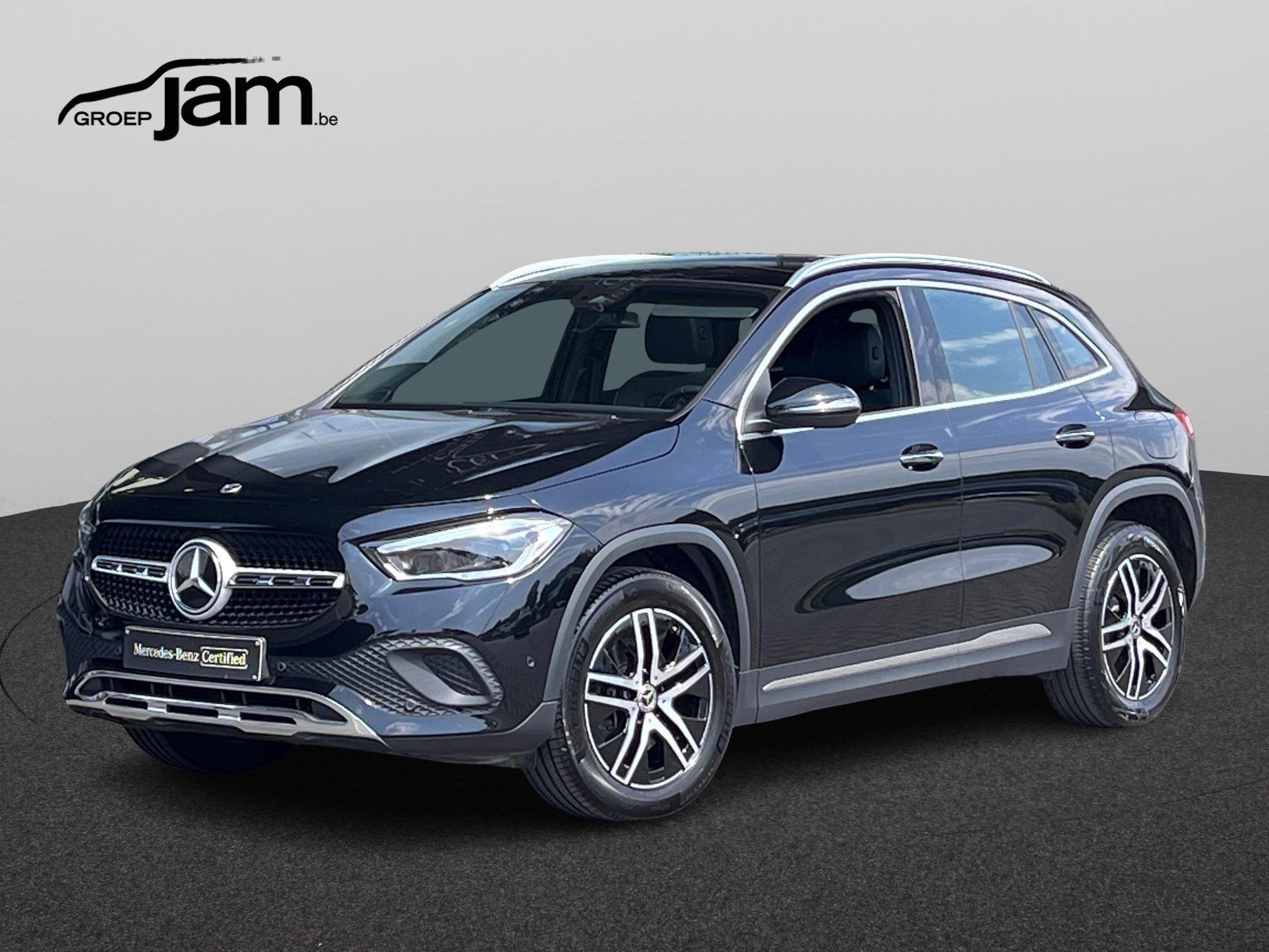 Mercedes-Benz GLA 250e Business met pano, https://public.car-pass.be/vhr/f608de84-4fee-4907-b2c9-420d4fd1e66d, Stof, 4 cilinders