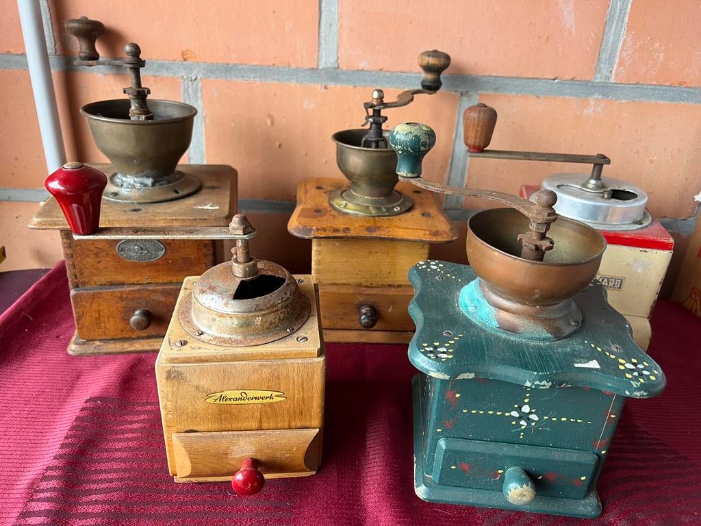 Oude koffiemolens €10 het stuk, Ophalen of Verzenden